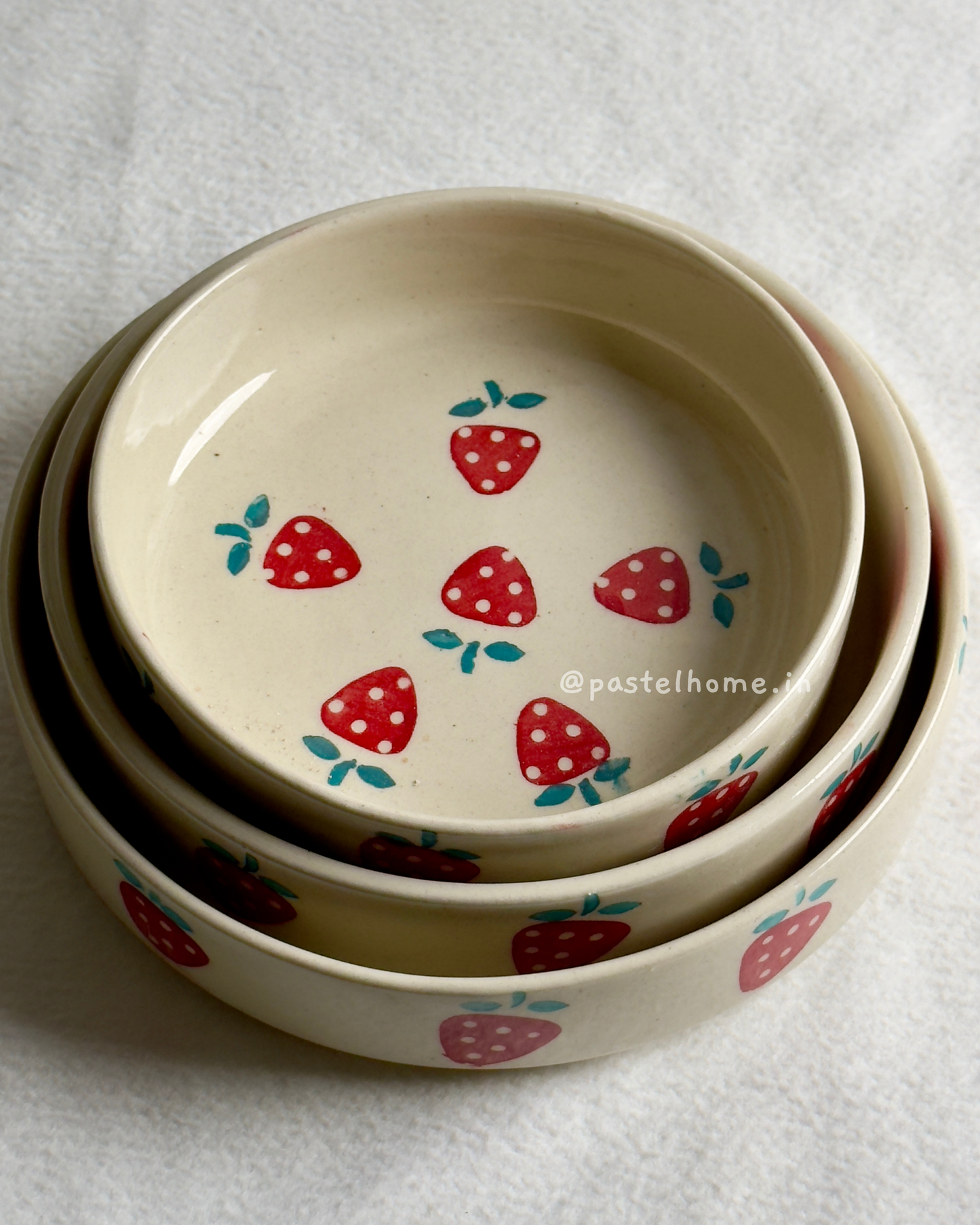 Strawberry Serving Bowls - Set of 3