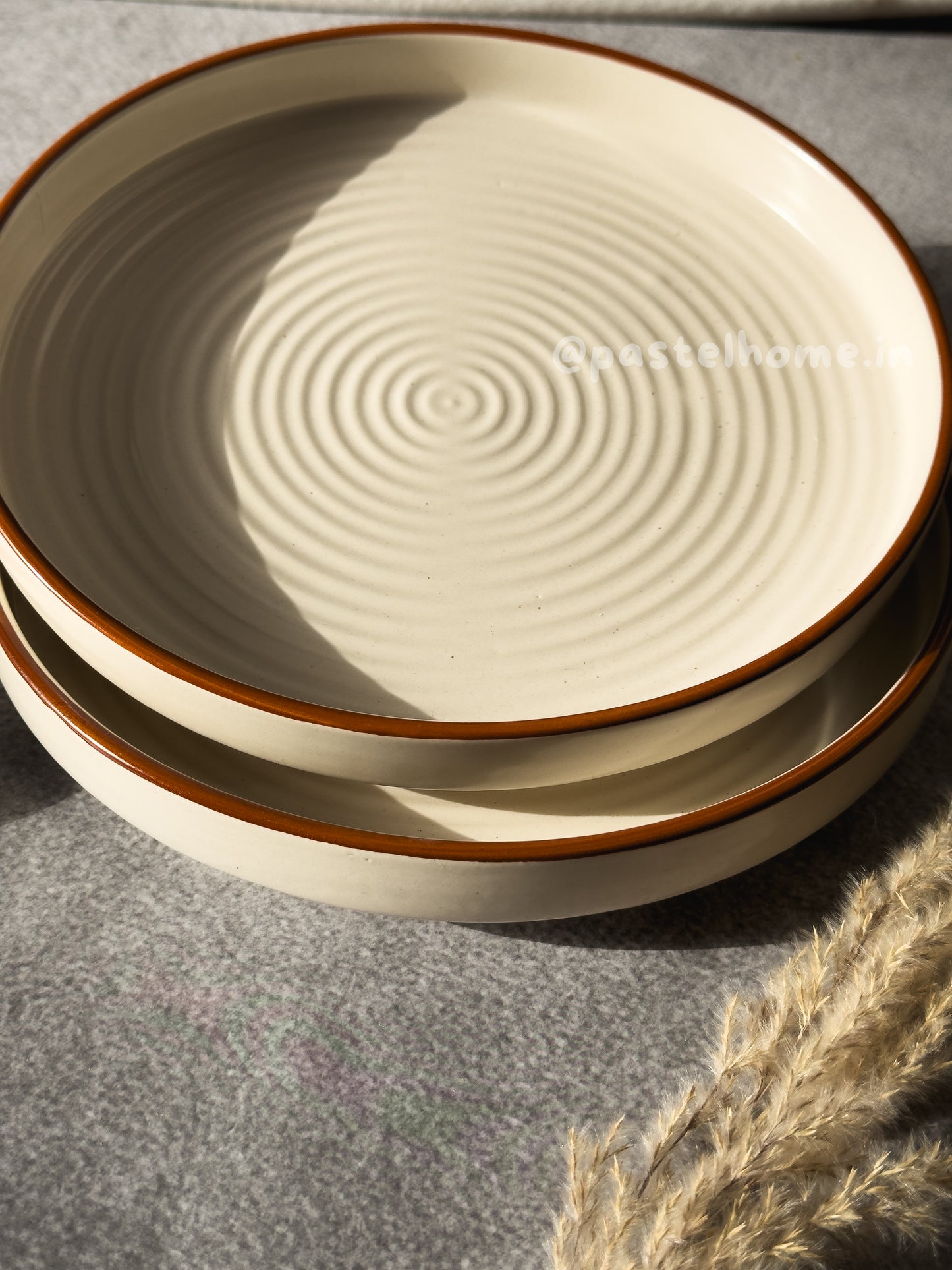 Ceramic Meal/Pizza Plate - White Brown