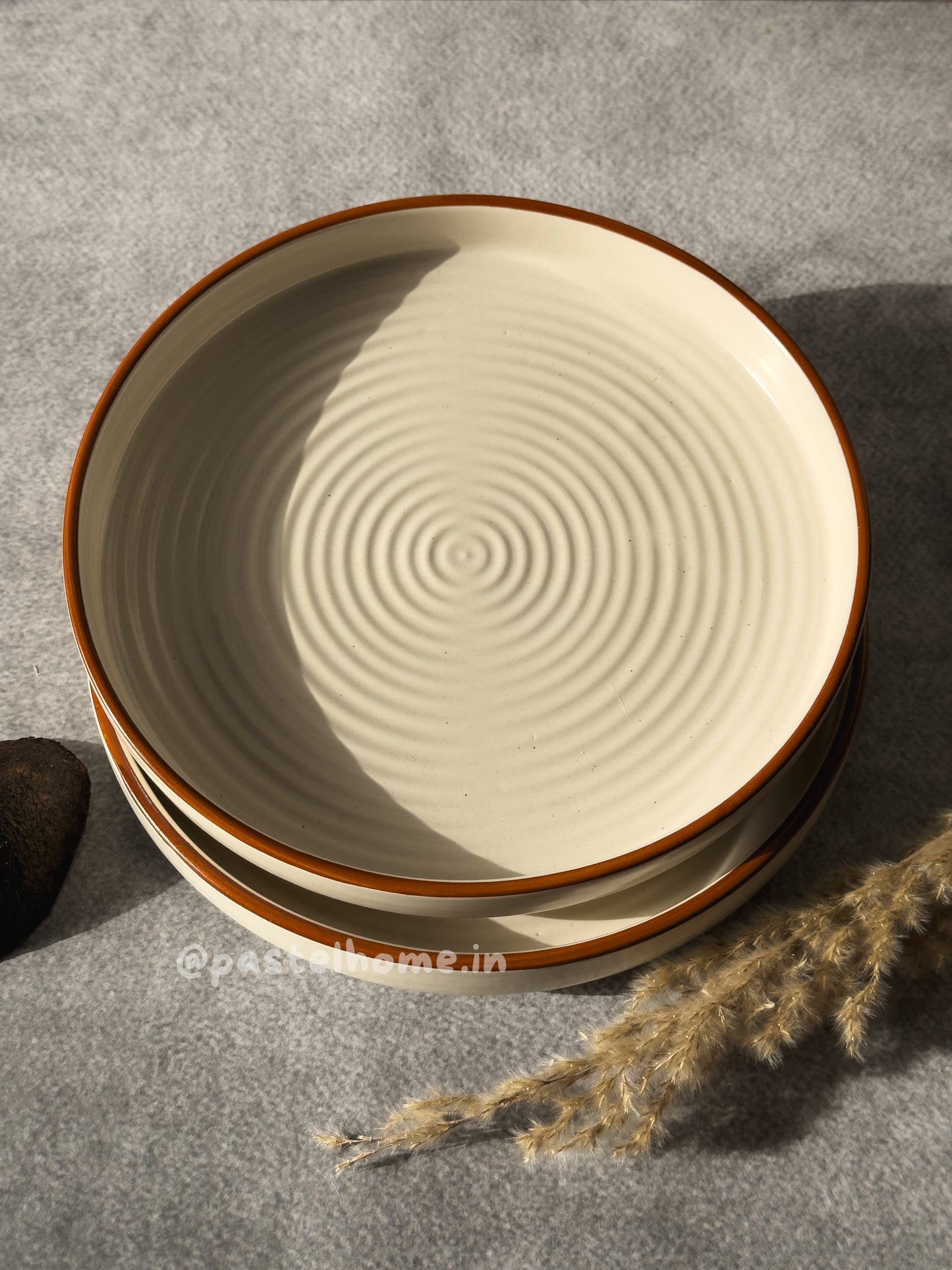 Ceramic Meal/Pizza Plate - White Brown