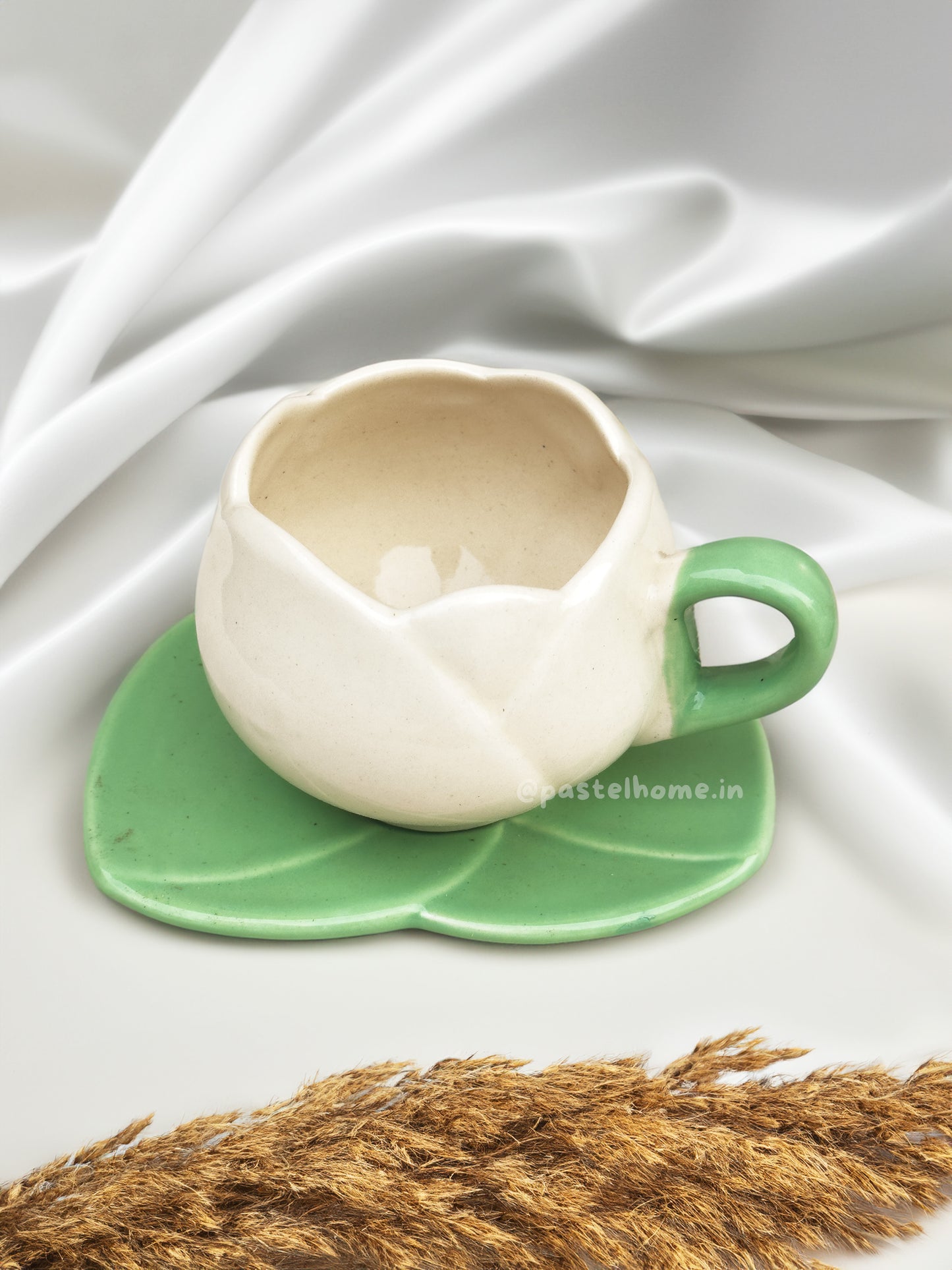 White Tulip shape Mug and Saucer (Set) ❤️